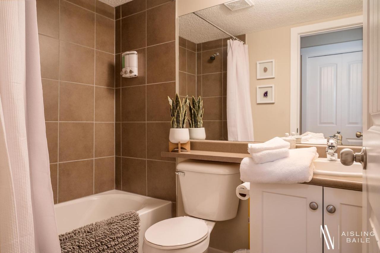 Rustic Modern 2 Bed 2 Bath With Lakeview Pool And Hot Tub Invermere Exterior foto