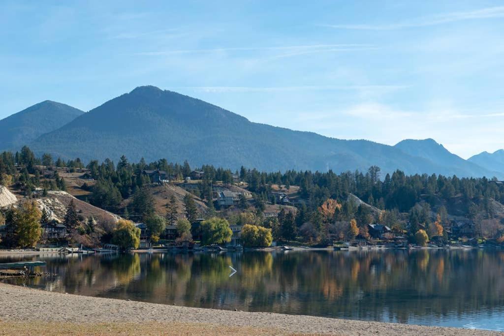 Rustic Modern 2 Bed 2 Bath With Lakeview Pool And Hot Tub Invermere Exterior foto
